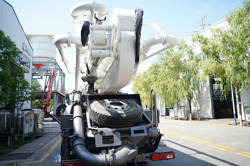 青島混凝土泵車價格 (18) 青島混凝土泵車價格 (18)