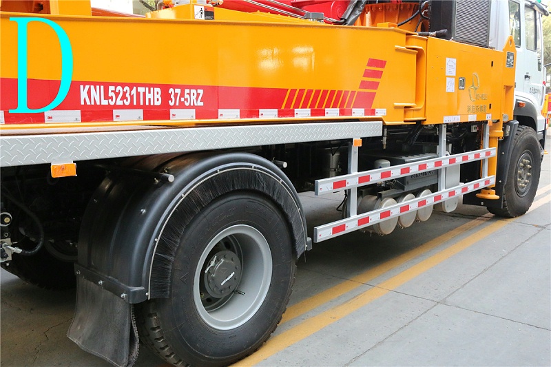 青島小型混凝土泵車價格 (8) 青島小型混凝土泵車價格 (8)