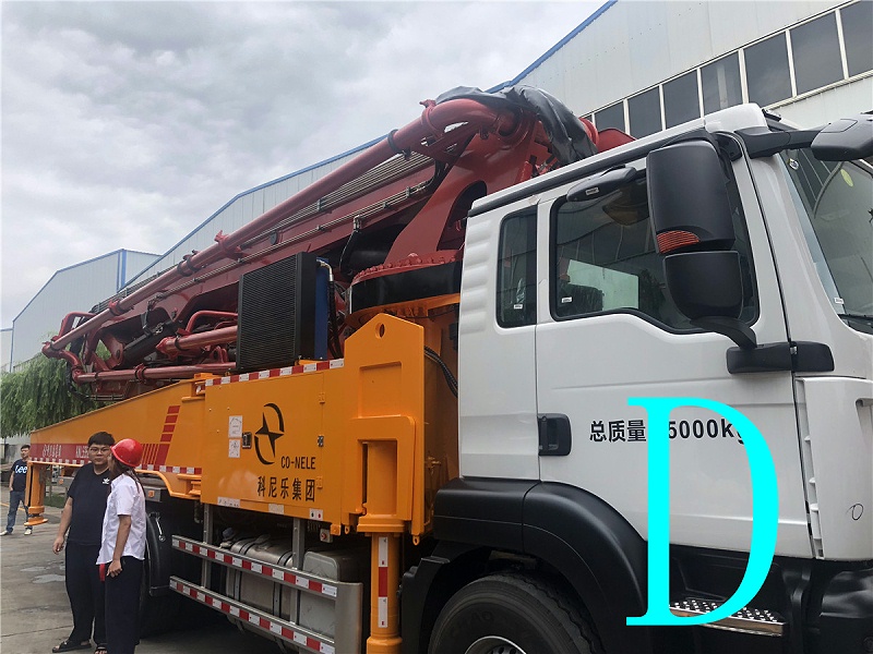 青島小型混凝土泵車價(jià)格 (31)