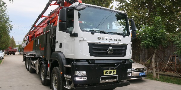 70米大泵車泵送強勁打灰穩定臂架可靠