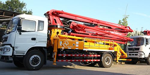 今天小科來(lái)聊一聊小型混凝土泵車支腿操作的正確打開(kāi)方式