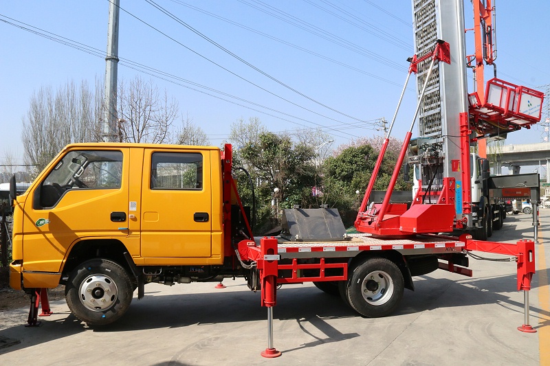 科尼樂32米云梯車 科尼樂32米云梯車