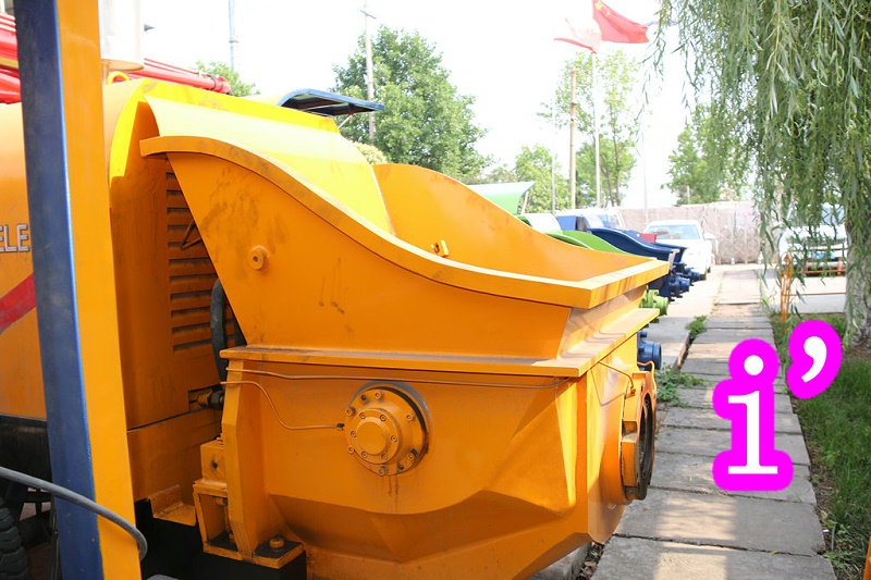 青島混凝土輸送泵價格 (9) 青島混凝土輸送泵價格 (9)