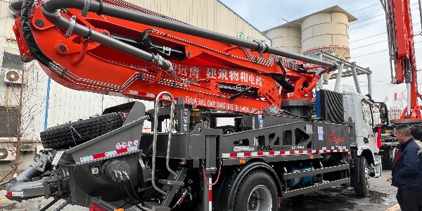 泵車泵送作業(yè)時發(fā)動機掉速嚴(yán)重故障怎么辦