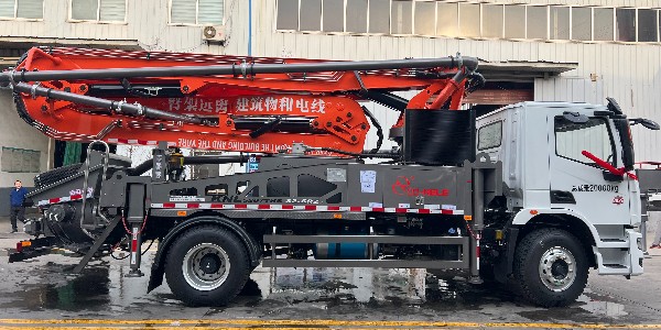 隨著32米短臂架泵車成為農村關注焦點，要如何選擇泵車