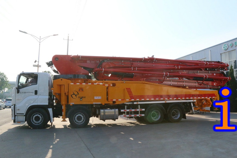 青島小型混凝土泵車價格 (13)